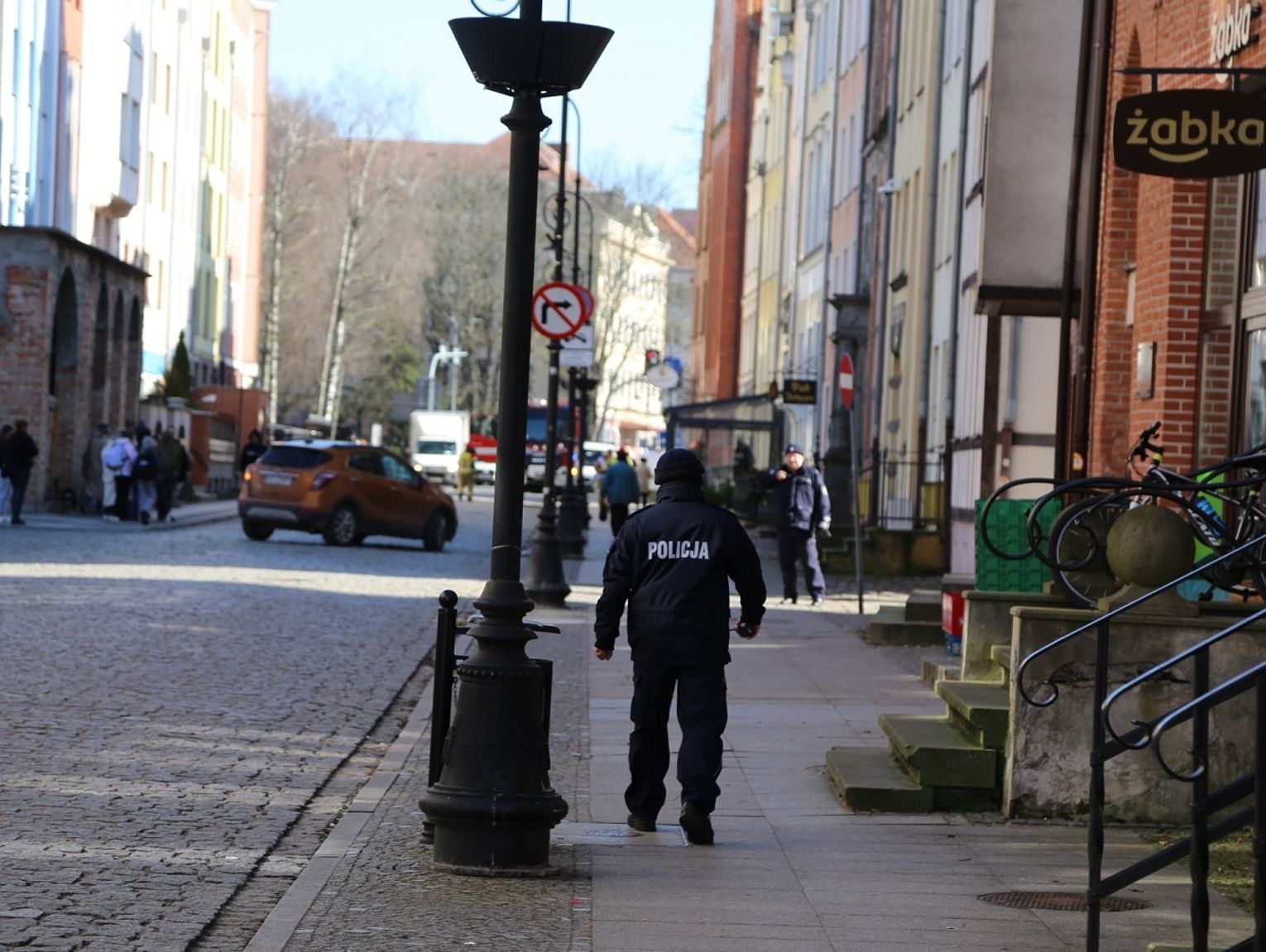 Ewakuacja na Starym Mieście Policja pokazała pocisk