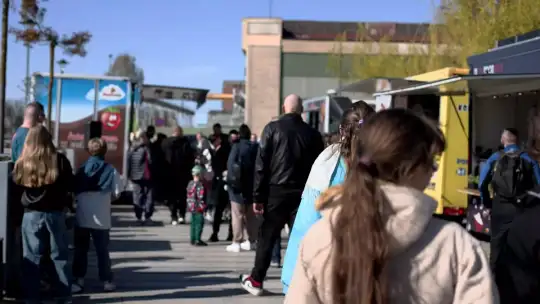 Food & Chill Festival trwa w Elblągu. Bulwar pełen smaków i ludzi [WIDEO]