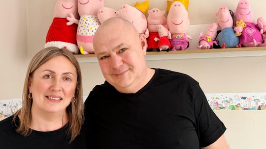 „Przychodzą do mnie dzieci obce, a odchodzą moje” -  historia Małgorzaty i Krzysztofa