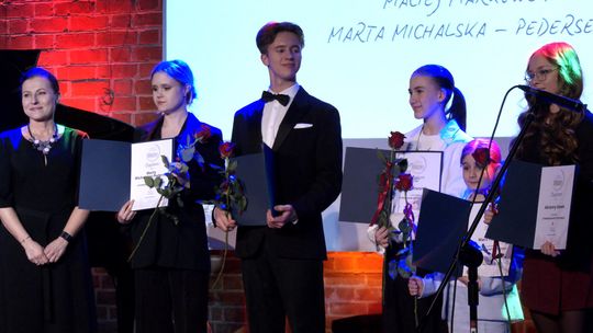 Święto kultury w Elblągu. Nagrody, stypendia i prestiżowe wyróżnienia [WIDEO]