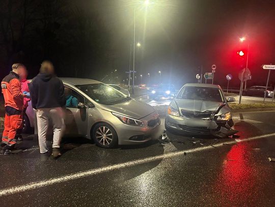 Kolizja na zjeździe z Mostu Wyszyńskiego. Sprawca był pijany [ZDJĘCIA]