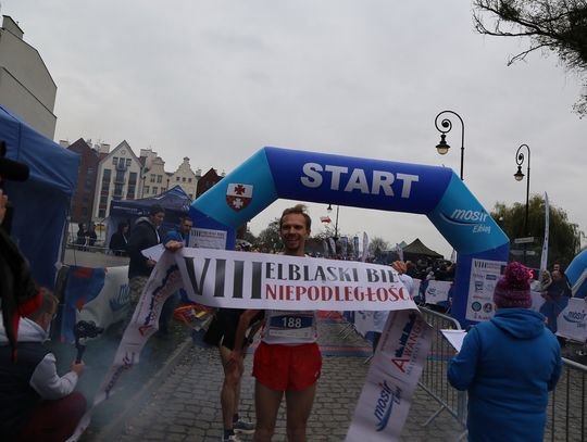 10 km w pół godziny. Za nami Elbląski Bieg Niepodległości [ZDJĘCIA]