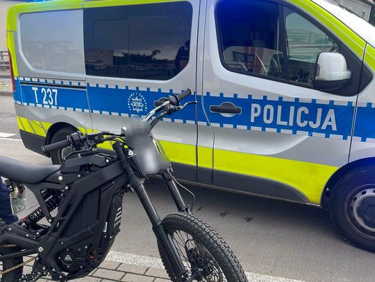 14-latek miał prawo jazdy, OC i przegląd. Mimo to popełnił błąd na drodze