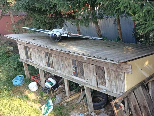 16 dronów odnalezionych. Jeden zatrzymał się na klatce dla królików [MAPA]