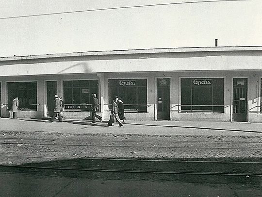 19 lipca 1997 roku rozebrano pawilony handlowe przy ul. Parkowej (dziś 3 Maja)