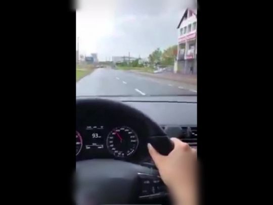 20-latka jechała Płk Dąbka 118 km/h i pochwaliła się tym na portalu społecznościowym [WIDEO]