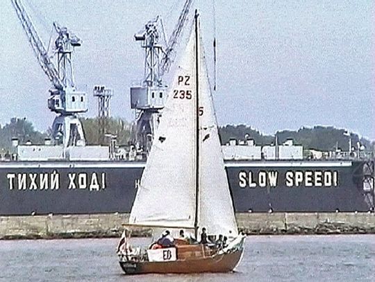 22 czerwca 1990 zorganizowano pierwszy żeglarski rejs przez Cieśninę Piławską