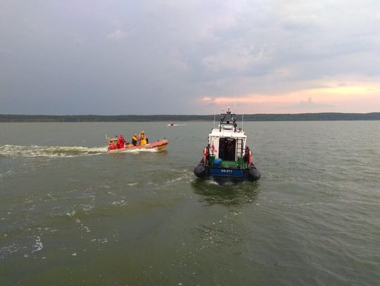 22-latek wyskoczył z jachtu, a sternik był pijany. Policja ujawniła szczegóły akcji na Zalewie Wiślanym