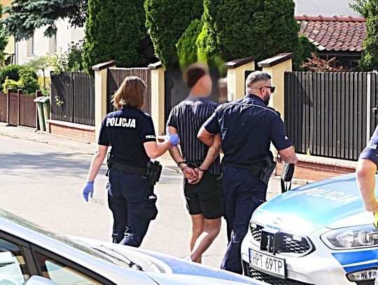 25-latek po zdarzeniu skuty kajdankami. Badanie wykazało amfetaminę i marihuanę!