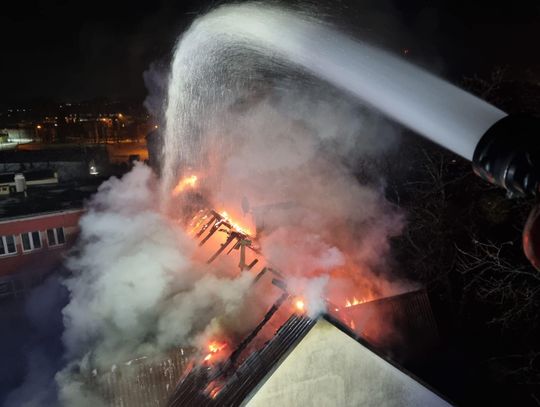 27 strażaków walczyło z żywiołem na Zagonowej [FOTO]