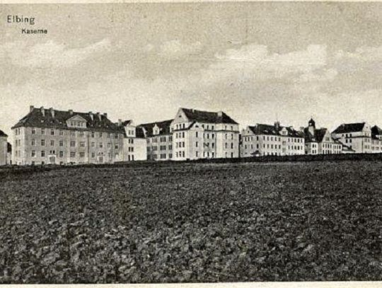 3 lipca 1990 roku władze miasta przejęły od wojska zespół koszar przy ul. Saperów