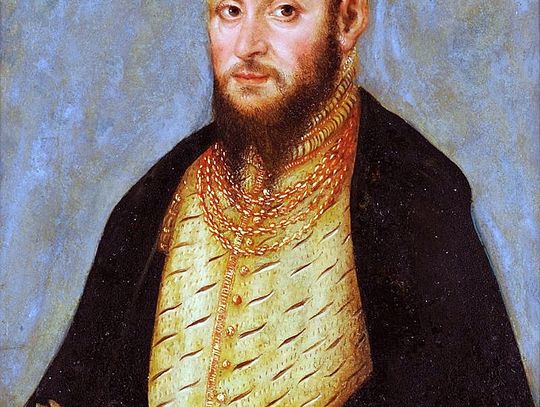 4 lipca 1557 roku w zamian za wsparcie finansowe miasta Elbląg, Gdańsk i Toruń otrzymały od króla Zygmunta Augusta przywilej rozdawania komunii pod dwiema postaciami. Faktycznie była to zgoda na reformację