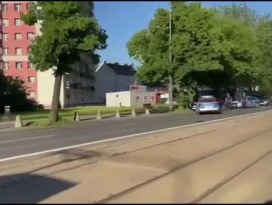 70-latek zatrzymany na Al. Grunwaldzkiej. Policjanci zajechali drogę [WIDEO]