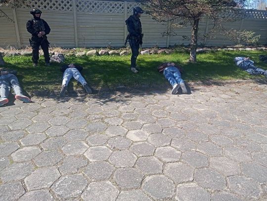 Akcja antyterrorystów w Suchaczu ma związek z kradzieżą w CH Auchan