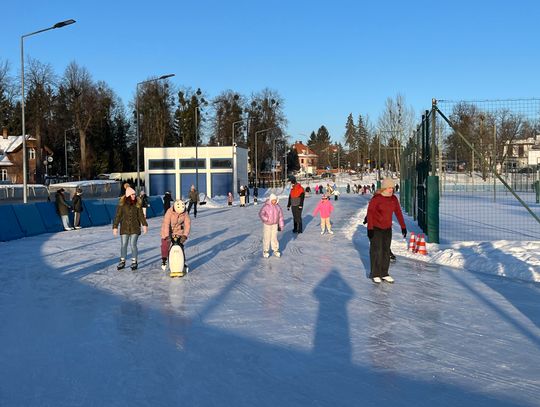 Aktywna zima na ślizgawkach Aktywna zima na ślizgawkach