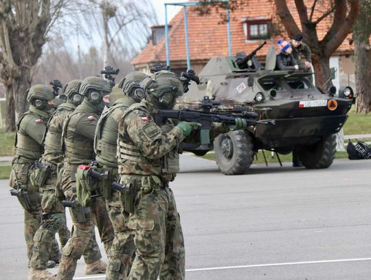 Alarm o cięciach w batalionie w Braniewie — dowództwo i burmistrz przerywają spekulacje Alarm o cięciach w batalionie w Braniewie — dowództwo i burmistrz przerywają spekulacje