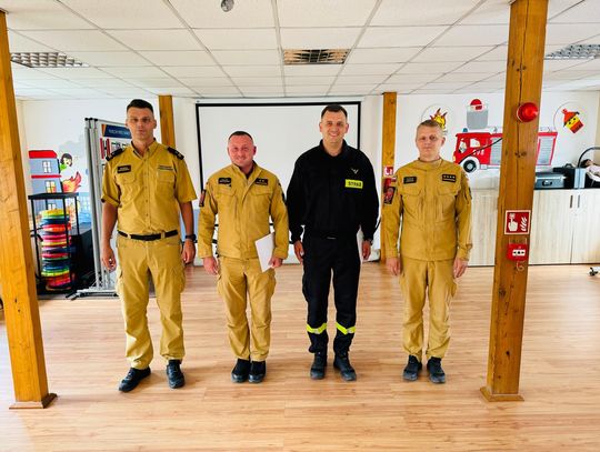 Awanse strażaków z Elbląga