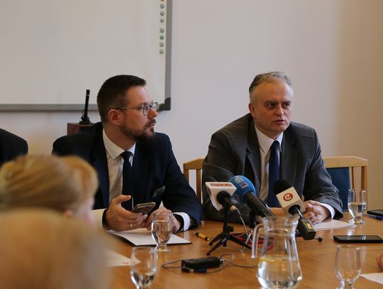 Awantura na sesji Rady Miejskiej. Poszło o "Facebooka" i port