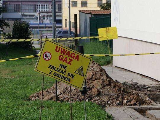 Awaria na ulicy Rechniewskiego w Elblągu. Mieszkańcy słyszeli wybuchy