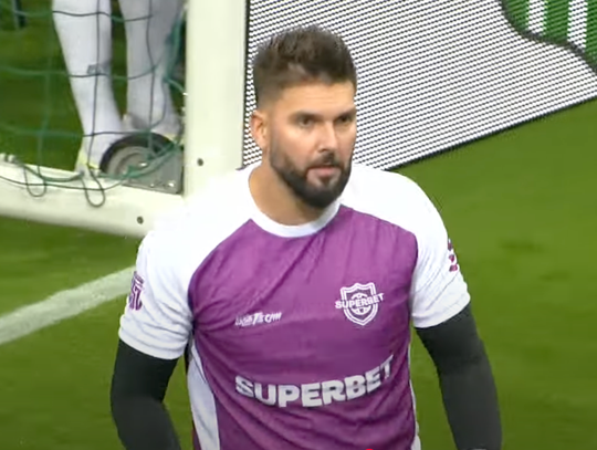 Bartosz Białkowski zagrał z gwiazdami