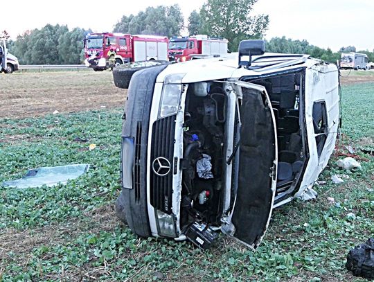 Bus dachował na trasie Elbląg-Malbork Bus dachował na trasie Elbląg-Malbork
