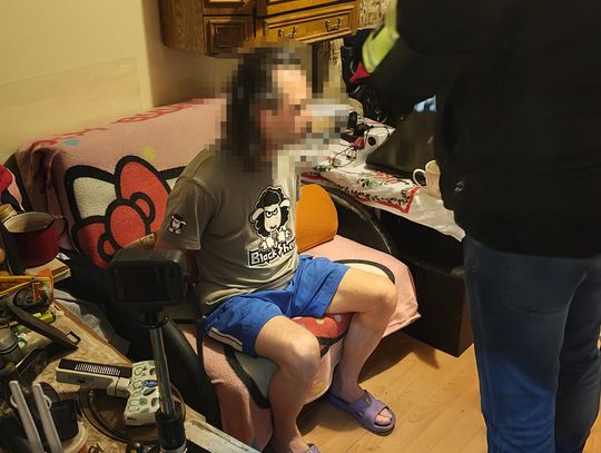 Chciał umówić się z 12-latką. W Elblągu policjanci zapukali do niego o 6:00