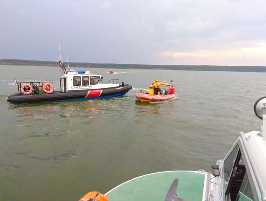 Człowiek za burtą – akcja ratownicza na Zalewie Wiślanym