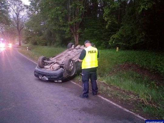 Dachowali, bo nietrzeźwy pasażer zaciągnął hamulec ręczny