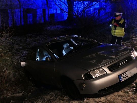 Dachowanie na Radomskiej. Policja szuka kierowcy, ma jego samochód i telefon