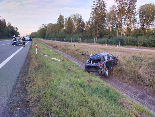 Dachowanie na S22. Kobieta i dziecko w szpitalu