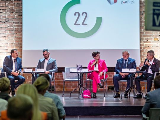 Debata w Elblągu i puste krzesło PIS