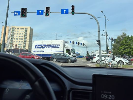 Dlaczego korki na Teatralnej nie znikają? Nie chodzi tylko o światła