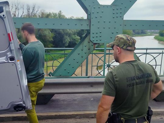 „Dopłać do przesyłki”. Stał za tym Ukrainiec. Został wydalony z Polski