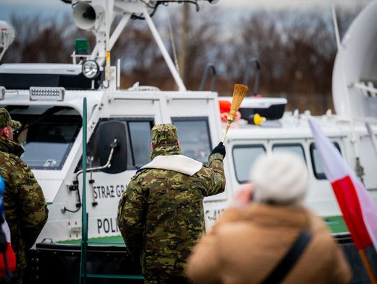 Dwa nowe poduszkowce na Zalewie Wiślanym [WIDEO]
