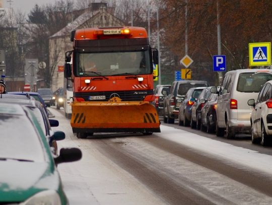 Dziś w nocy kierowcy muszą uważać. Kolejne ostrzeżenia dla Elbląga i okolic