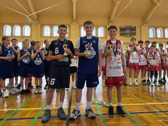 Elbląg triumfuje w młodzieżowej koszykówce. Elbasket CAVS mistrzem województwa