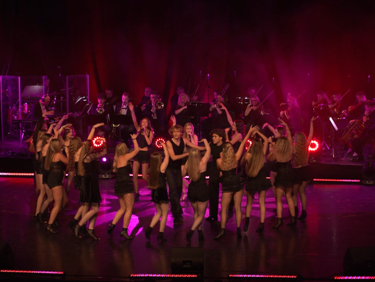 Elbląg w rytmie legend! 100 artystów, jedna scena i muzyczna eksplozja [WIDEO]