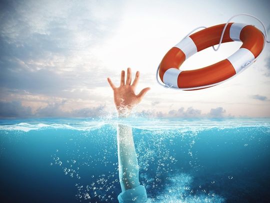 Elbląski żandarm uratował tonącego Elbląski żandarm uratował tonącego