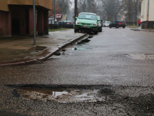 Elbląskie drogi jak ser. Sprawdzamy, jak i gdzie miasto naprawia