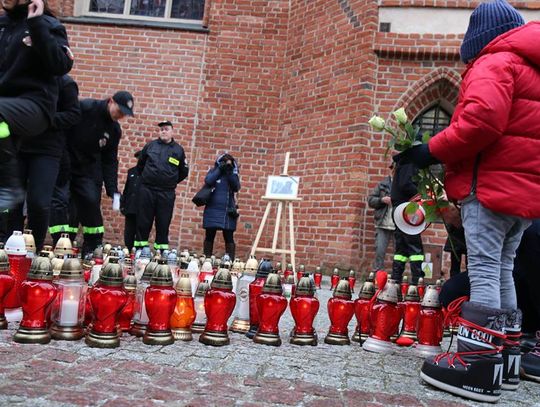 Elblążanie pożegnali Pawła Adamowicza