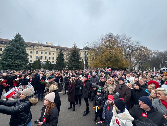 Elblążanie uczcili 106. rocznicę odzyskania niepodległości [GALERIA ZDJĘĆ]