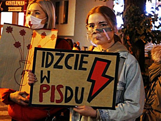 Fala protestów w Elblągu. Dziś kobiety, w następnym tygodniu branża gastronomiczna