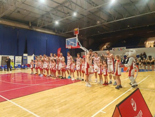 Fenomenalna czwarta kwarta! Elbląg odwraca mecz z Pogonią Mogilno