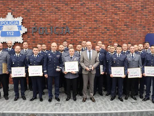 Francja mówi „Merci”! Policjant z Elbląga wyróżniony za Igrzyska