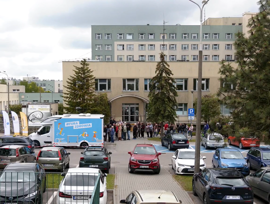 Fura Zdrowia zaparkowała przed elbląskim szpitalem