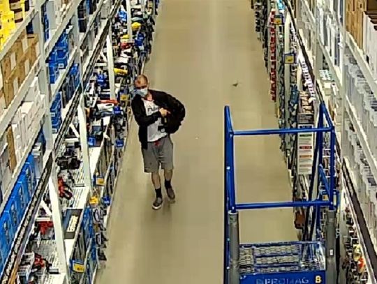 Gdy się pojawia w sklepie, narzędzia z półek znikają. Rozpoznajesz go?