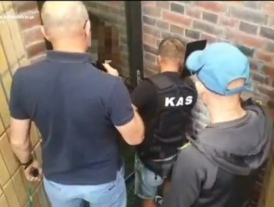 Hazard na elbląskiej starówce. Akcja funkcjonariuszy KAS [WIDEO]