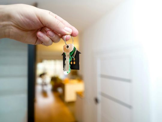 Jak sprzedać mieszkanie w Elblągu bez stresu? Sprawdzona ścieżka od wyceny do aktu notarialnego