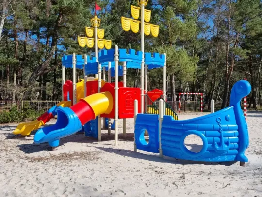 Jak zaprojektować atrakcyjny wizualnie plac zabaw – producent Dr Spil radzi