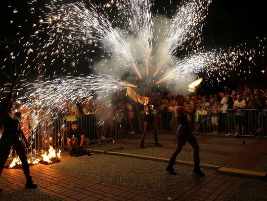 Kobiety rozpaliły Stare Miasto [ZDJĘCIA]